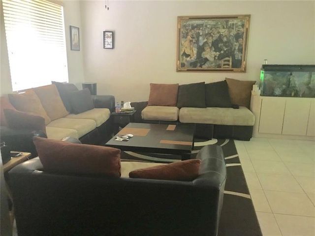 6651 Hidden Cove Drive, Davie, FL 33314