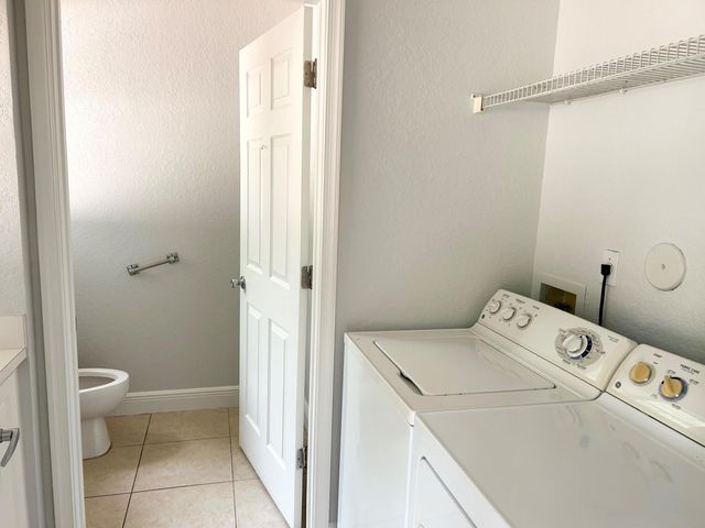 6651 Hidden Cove Drive, Davie, FL 33314