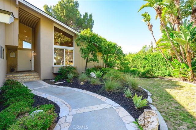 10961 Limetree, North Tustin, CA 92705