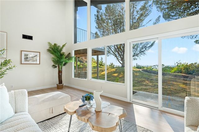 10961 Limetree, North Tustin, CA 92705