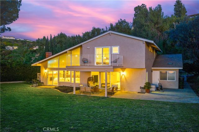 10961 Limetree, North Tustin, CA 92705