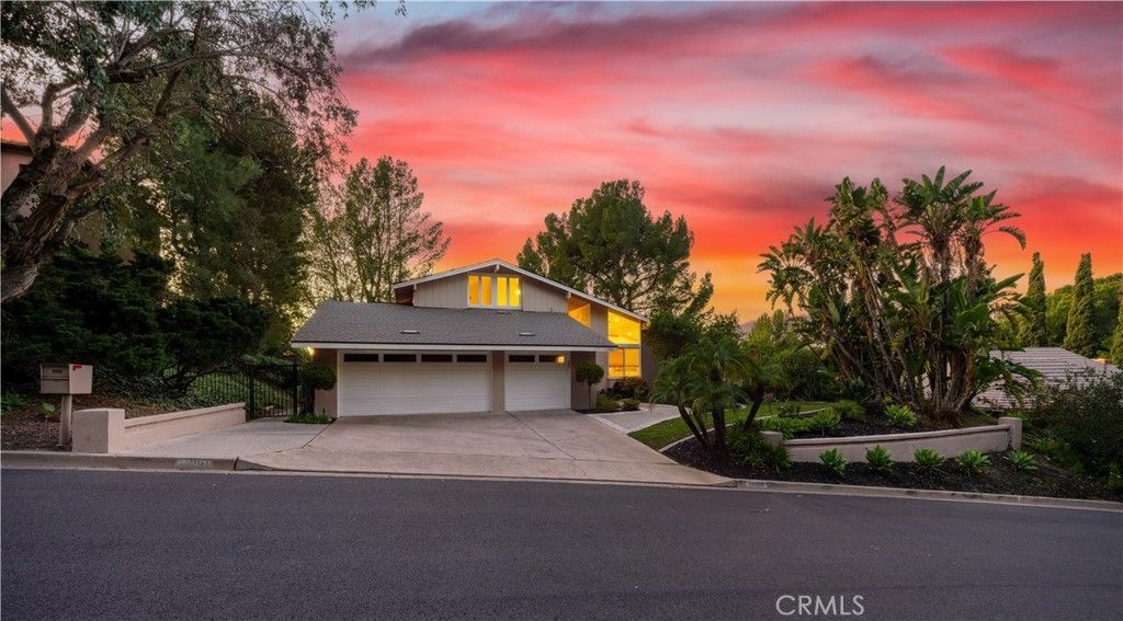 10961 Limetree, North Tustin, CA 92705