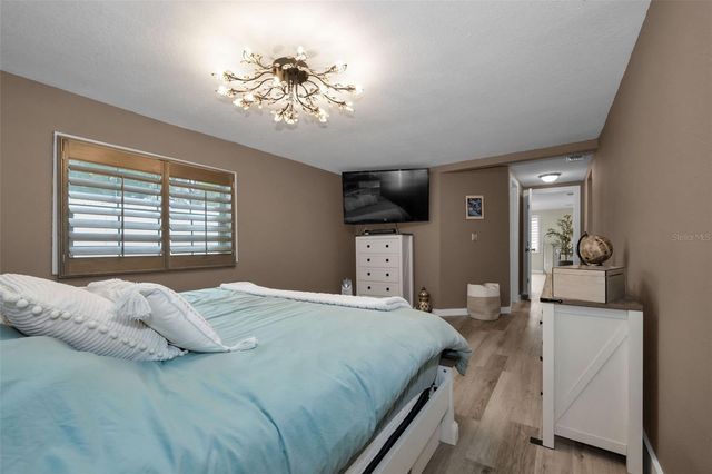 5 N HAYES ROAD, Oldsmar, FL 34677