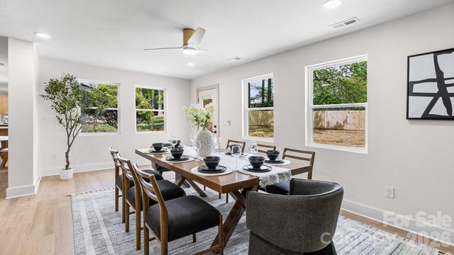 7234 Rollingridge Drive, Charlotte, NC 28211