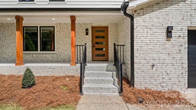 7234 Rollingridge Drive, Charlotte, NC 28211