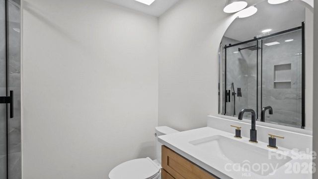 7234 Rollingridge Drive, Charlotte, NC 28211