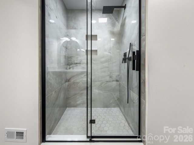 7234 Rollingridge Drive, Charlotte, NC 28211