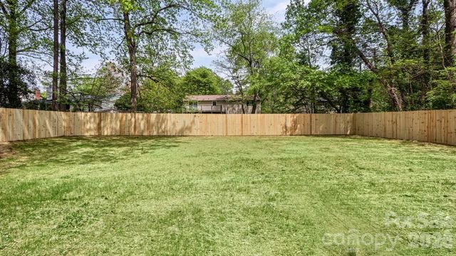 7234 Rollingridge Drive, Charlotte, NC 28211