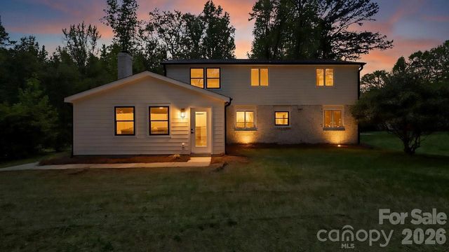 7234 Rollingridge Drive, Charlotte, NC 28211