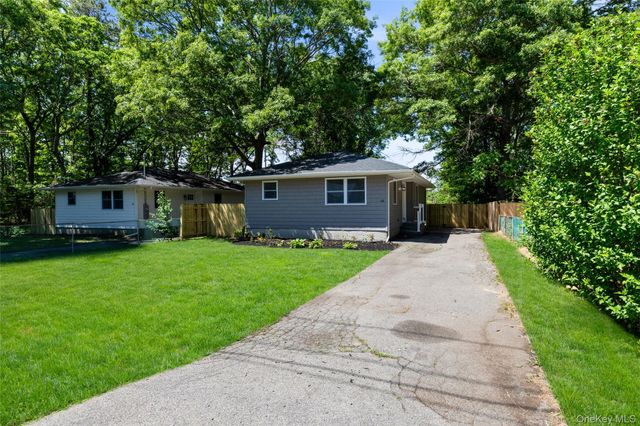 43 Grand Avenue, Shirley, NY 11967