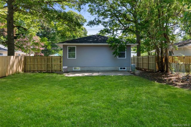 43 Grand Avenue, Shirley, NY 11967
