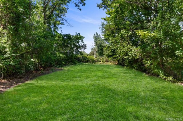 43 Grand Avenue, Shirley, NY 11967