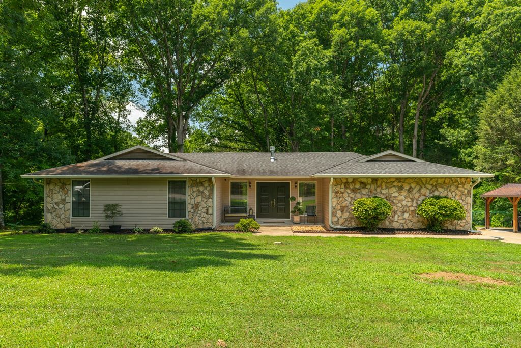 132 County Road 620, Etowah, TN 37331