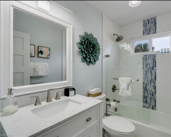 9214 Kincaid CT, Sanibel, FL 33957