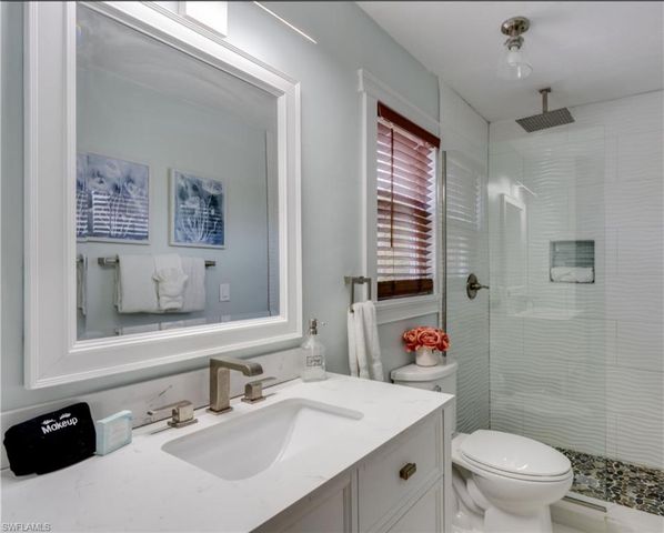 9214 Kincaid CT, Sanibel, FL 33957