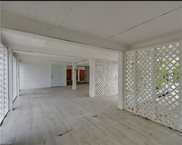 9214 Kincaid CT, Sanibel, FL 33957