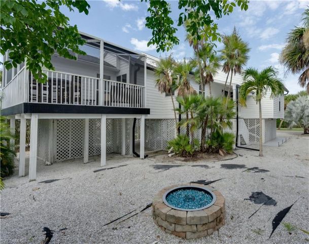 9214 Kincaid CT, Sanibel, FL 33957