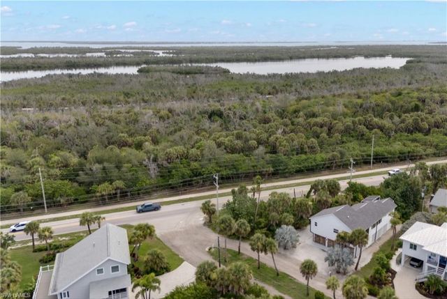 9214 Kincaid CT, Sanibel, FL 33957