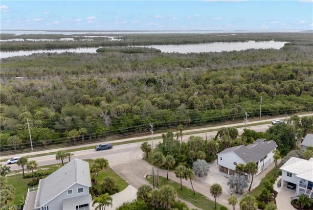 9214 Kincaid CT, Sanibel, FL 33957
