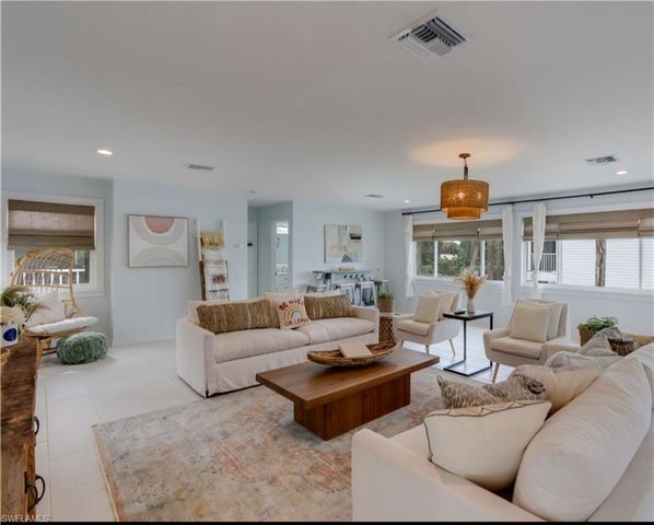 9214 Kincaid CT, Sanibel, FL 33957