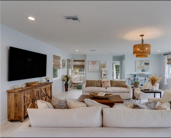9214 Kincaid CT, Sanibel, FL 33957