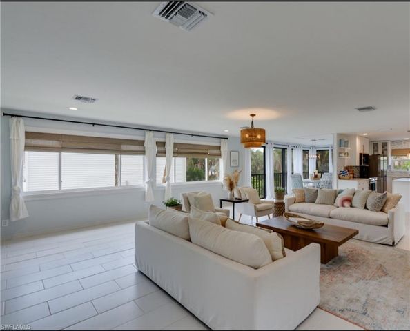9214 Kincaid CT, Sanibel, FL 33957