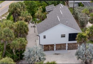 9214 Kincaid CT, Sanibel, FL 33957