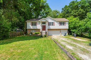 25612 W Woodlawn Avenue, Antioch, IL 60002