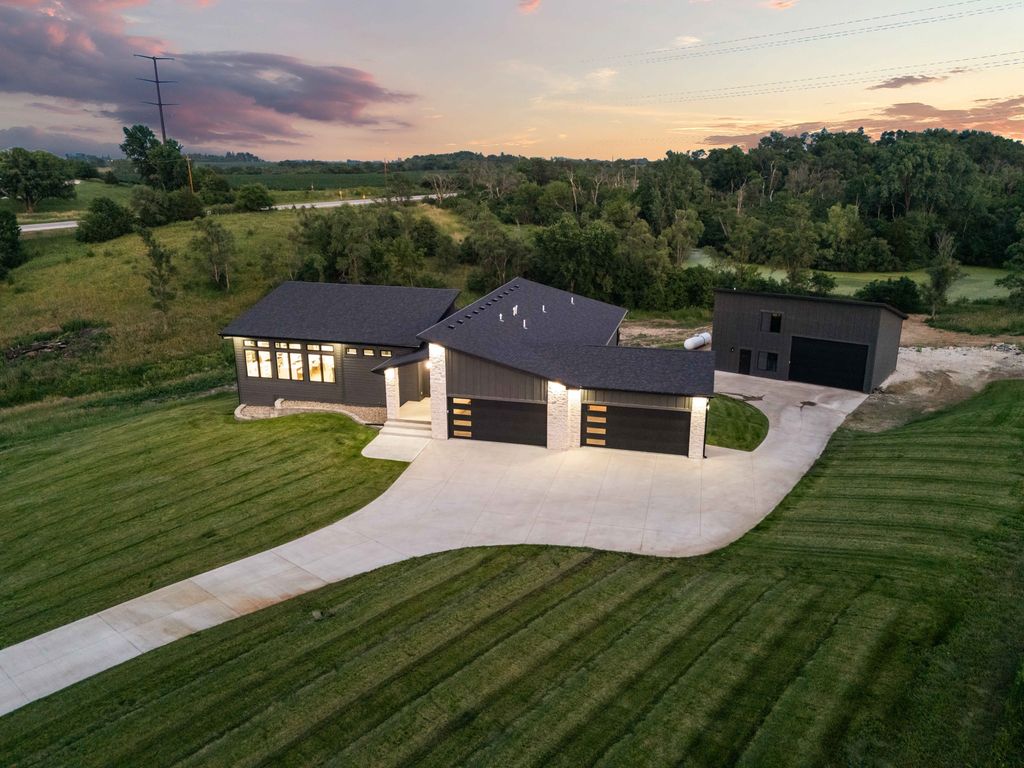 2188 114th Court, Winterset, IA 50273