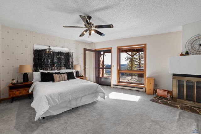 8558 DUNSMORE RD, Rapid City, SD 57702