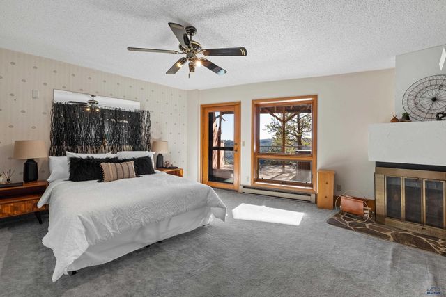 8558 DUNSMORE RD, Rapid City, SD 57702