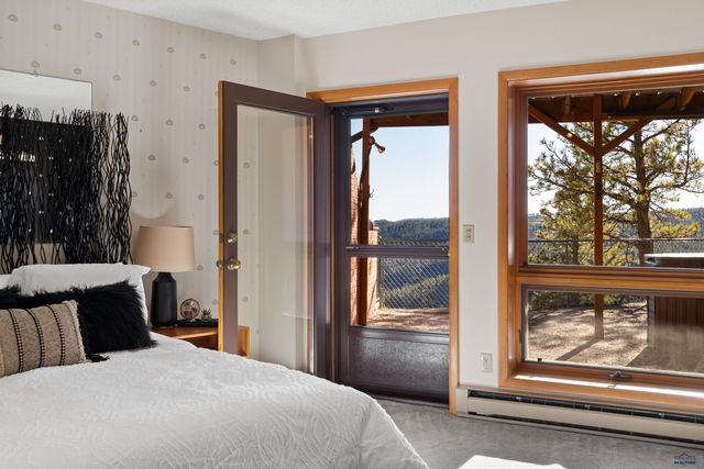 8558 DUNSMORE RD, Rapid City, SD 57702