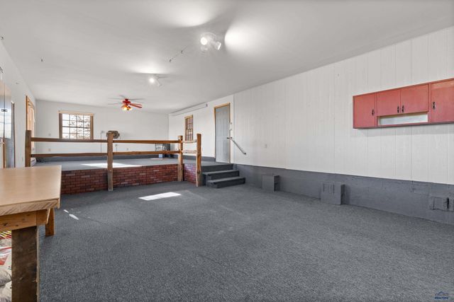 8558 DUNSMORE RD, Rapid City, SD 57702