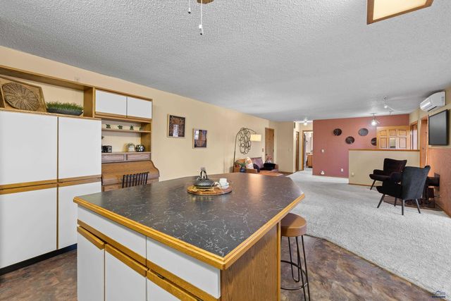 8558 DUNSMORE RD, Rapid City, SD 57702