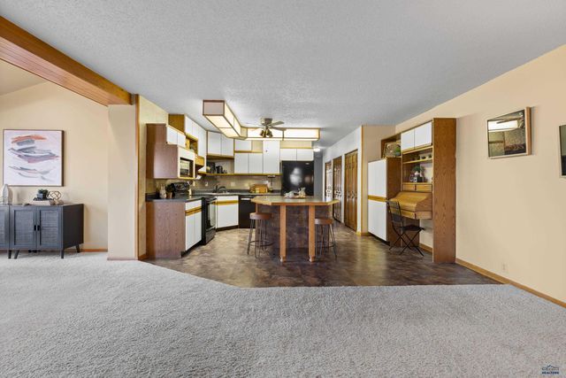 8558 DUNSMORE RD, Rapid City, SD 57702