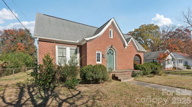 552 Hyde Park Drive NE, Concord, NC 28025