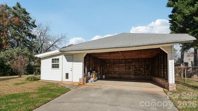 552 Hyde Park Drive NE, Concord, NC 28025