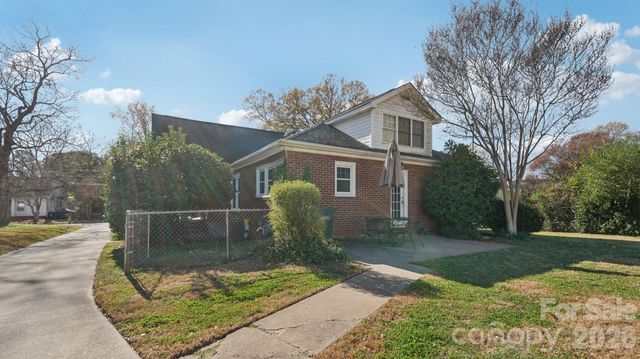 552 Hyde Park Drive NE, Concord, NC 28025