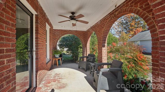 552 Hyde Park Drive NE, Concord, NC 28025