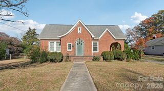 552 Hyde Park Drive NE, Concord, NC 28025