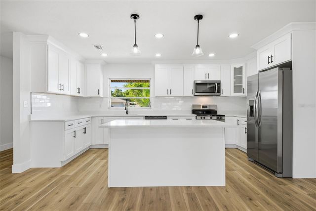 5112 11TH AVENUE W, Bradenton, FL 34209