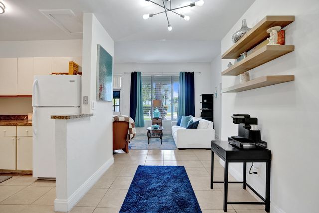 2461 NE 20th Avenue, Lighthouse Point, FL 33064