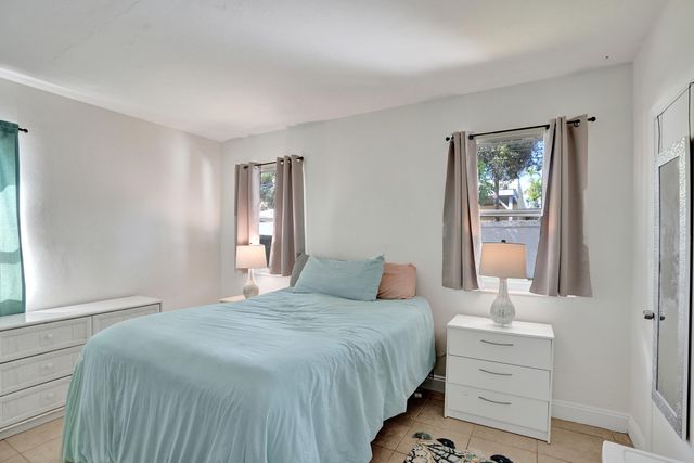 2461 NE 20th Avenue, Lighthouse Point, FL 33064