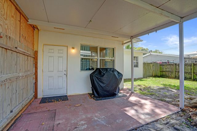 2461 NE 20th Avenue, Lighthouse Point, FL 33064