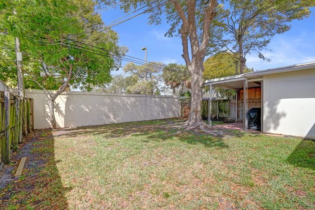 2461 NE 20th Avenue, Lighthouse Point, FL 33064