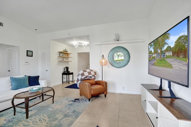 2461 NE 20th Avenue, Lighthouse Point, FL 33064