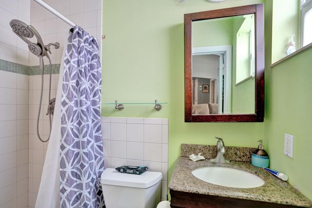 2461 NE 20th Avenue, Lighthouse Point, FL 33064