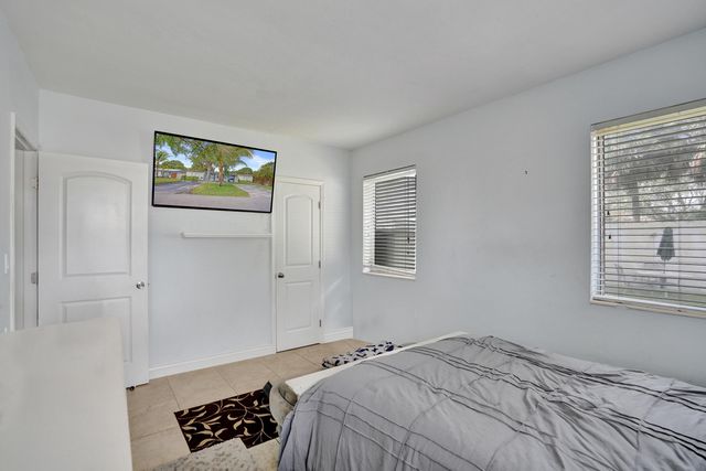 2461 NE 20th Avenue, Lighthouse Point, FL 33064