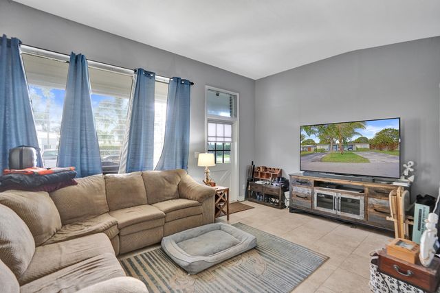 2461 NE 20th Avenue, Lighthouse Point, FL 33064