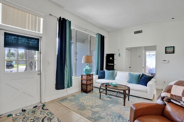 2461 NE 20th Avenue, Lighthouse Point, FL 33064